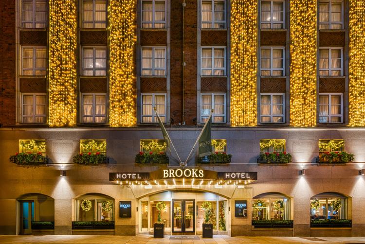 Brooks Hotel | D02 TV06