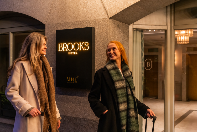 Brooks Hotel | D02 TV06